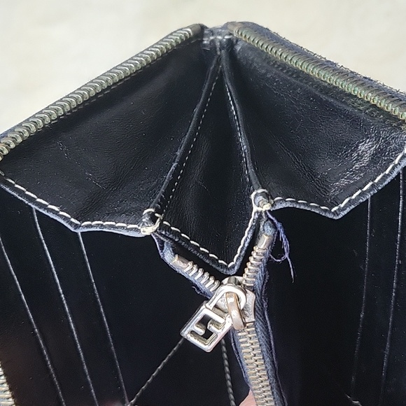 Fendi Zip Around Wallet Authentic - Picture 10 of 12
